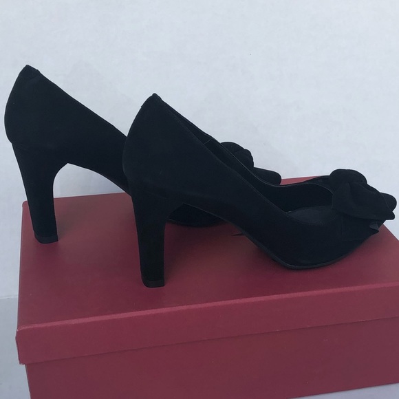 Vaneli Toro black suede pumps - Picture 5 of 6